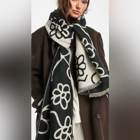 ASOS design abstract linear flower jacquard scarf in multi - Picture 4 of 5